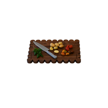 Load image into Gallery viewer, Scalloped Oak Tray