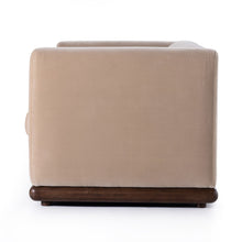 Load image into Gallery viewer, Ventura Sofa