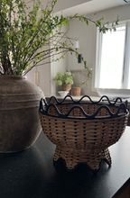 Load image into Gallery viewer, Rattan Centerpiece