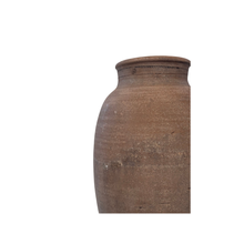 Load image into Gallery viewer, L&#39;Essentiel Vessel
