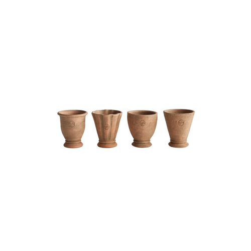 terracotta pots
small pots
small planters
small space decor
decor for small space
terracotta planters
planter set